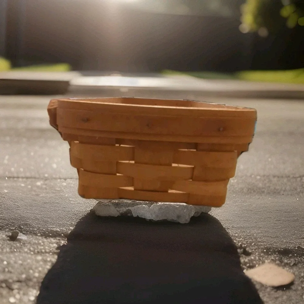 Handwoven‎ Longaberger Basket 1990 (Dresden Ohio USA)